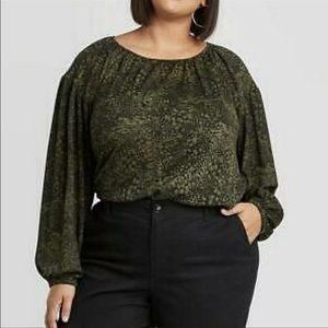 Ava & Viv Top. Size 1X (16-18)